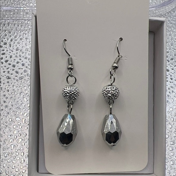 https://di2ponv0v5otw.cloudfront.net/posts/2025/12/04/6931f837ff03200967bd7f06/m_6931f83dff03208782bd7f3a.jpg